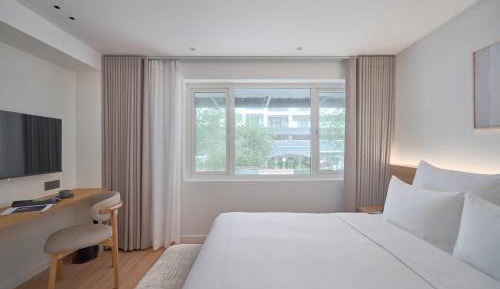 Queen Room