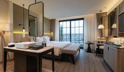 Heritage Suite Balcony City View With  Afternoon Tea