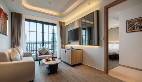 Signature La Gare Terrace Suite Railway View with Onsen Benefits & Airport Transfer