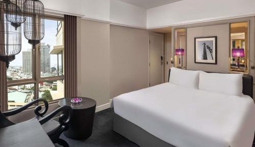 Classic King Room with City View