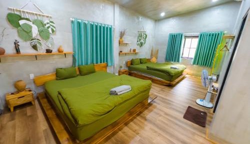 Family Room with Garden View