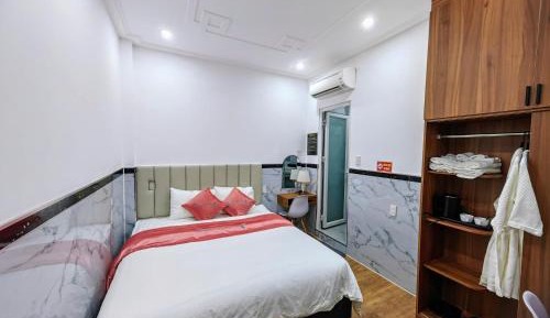 Standard King Room