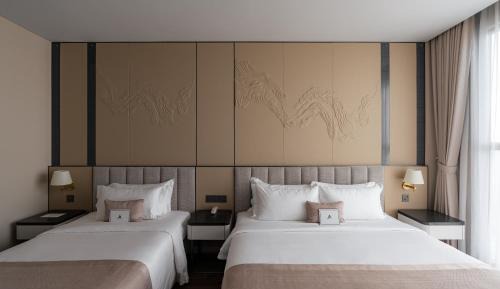 Triple Room with City View