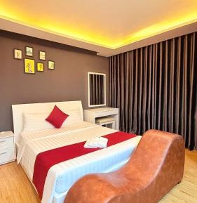 Deluxe Double Room (2 Adults + 1 Child)