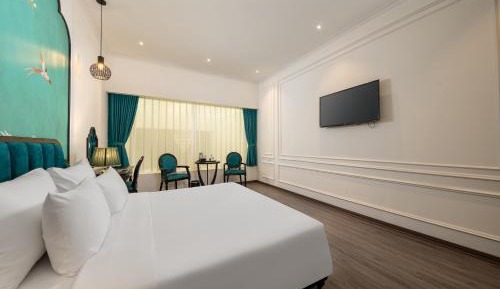 Deluxe Double or Twin Room with City View