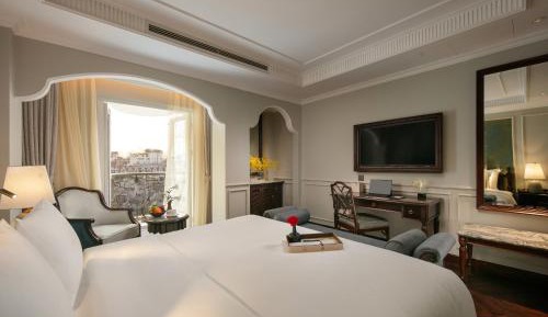 Opera Junior Suite - French Balcony & City View