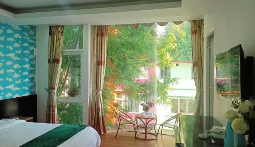 Double or Twin Room with Mountain View
