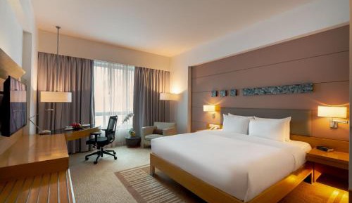 Orchid Deluxe with Free Airport Transfers, 4 Pieces of Laundry Daily and Evening Cocktail
