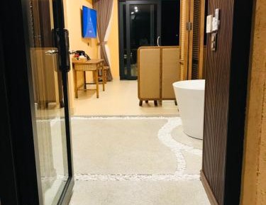 King Room with Lake View