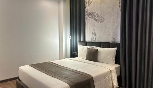 Standard Queen Room