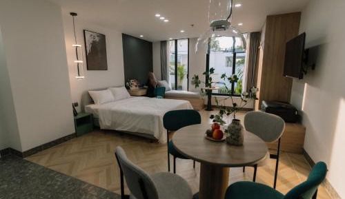 Suite with Garden View