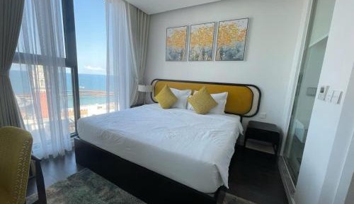 Two-Bedroom Apartment with Balcony and Sea View