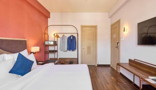 Premier Double With Window with free daily minibar