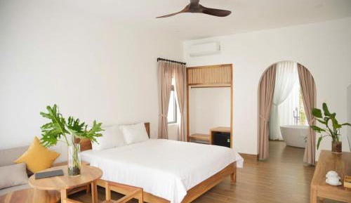 King Room with Spa Bath