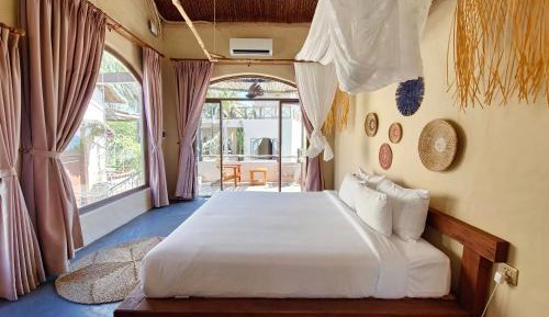 King Room with Pool View