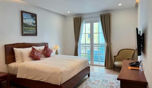 Deluxe King Room