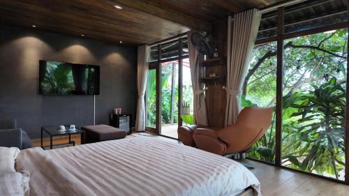 Bungalow - Water Front 