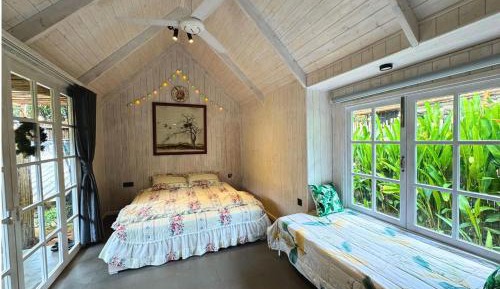 Villa with Garden View