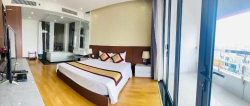 Deluxe Double Room with Balcony