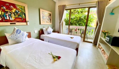 Triple Room with Balcony