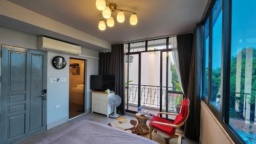 King Room with Balcony