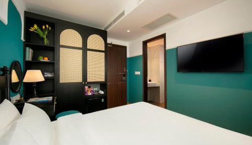 Deluxe Queen Room