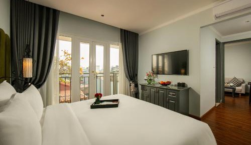 Heritage Suite - Balcony & City View