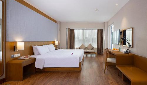 Signature Retreat Suite - Daily Free Afternoon & Mini Bar
