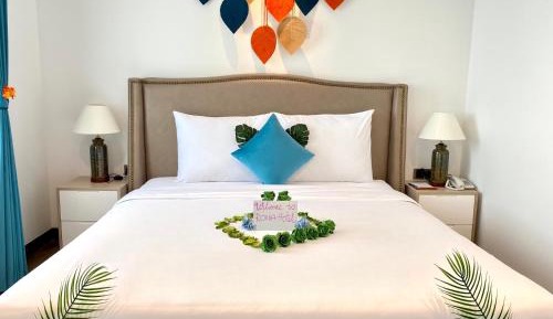 Rubia, City View, 1 King Bed with Window