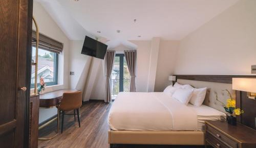 Deluxe King Room