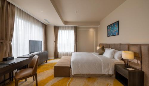 Luxury Double Room + Free Shuttle Bus To City Center