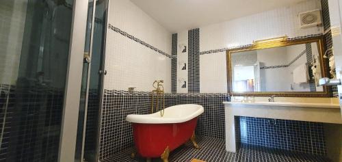 Suite with City View