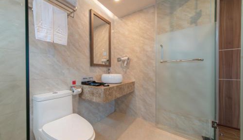 Deluxe Triple Room with City View