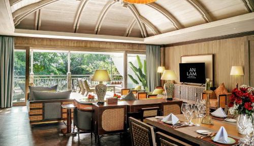River View Signature Suite