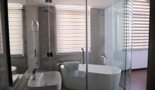 King Room with Spa Bath