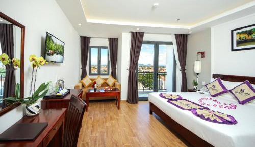 Junior Suite Double Room City View with Balcony