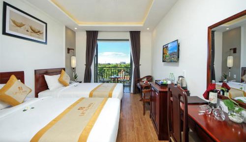 Deluxe Twin Room City View with Balcony