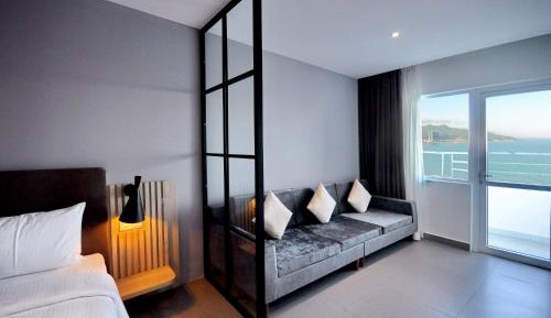 Queen Room with Sea View