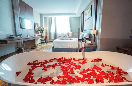Ninh Kieu Hotel | Van Phat Riverside Hotel