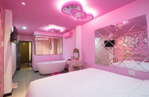 District 1 Hotel | Language Exchange Hotel 3