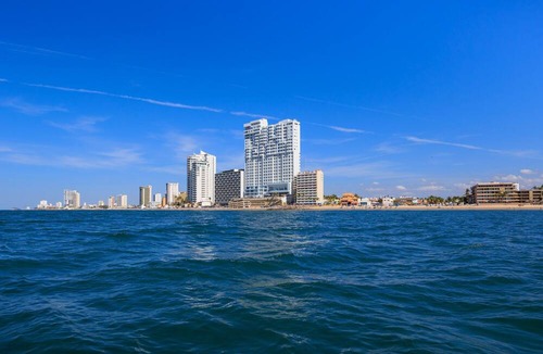 Zona Dorada Hotel | Courtyard By Marriott Mazatlan Beach Resort