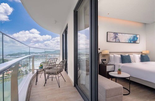 Bai Chay Hotel | Citadines Marina Halong