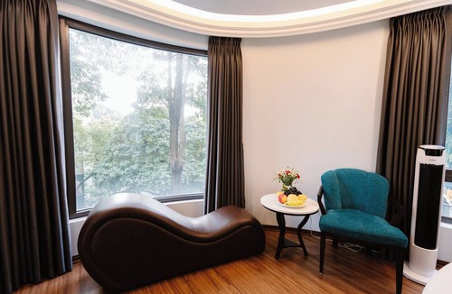 Trung Hoa Nhan Chinh Hotel | Hồng Vận Hotel