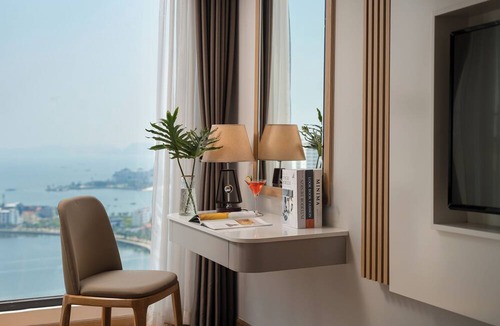 Bai Chay Hotel | DeLaSea Ha Long Hotel