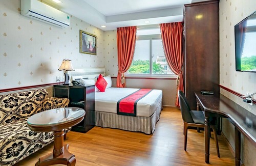 Phu My Hung Hotel | Collection O Emerald Luxury Apartment - Near SECC