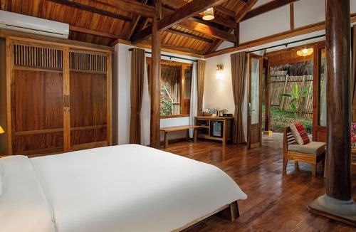 Mai Chau Hotel | Mai Chau Hideaway Lake Resort