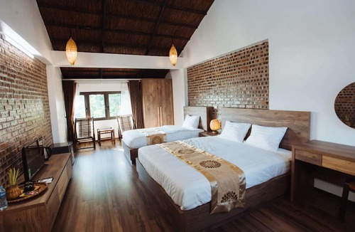 Hoa Lu Hotel | Nan House