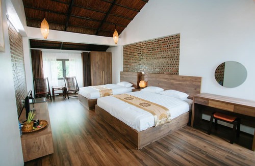 Hoa Lu Hotel | Nan House