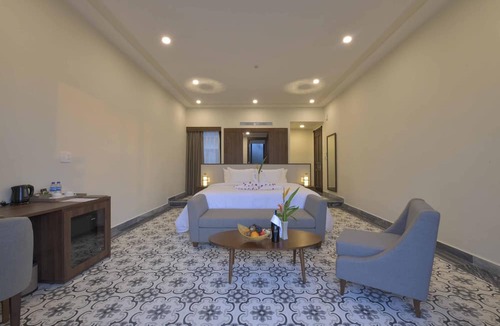 Tu Nghia Hotel | Cocoland River & Beach Resort
