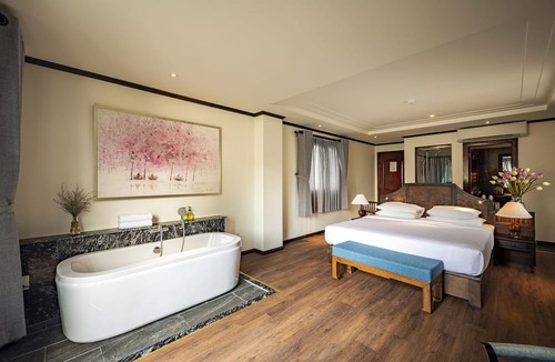 Dong Khoi Hotel | Amanaki Saigon Boutique Hotel